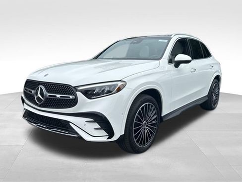 Certified 2025 Mercedes-Benz GLC 300 4MATIC image 2