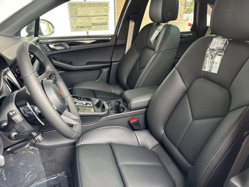 New 2026 Porsche Macan Turbo image 5