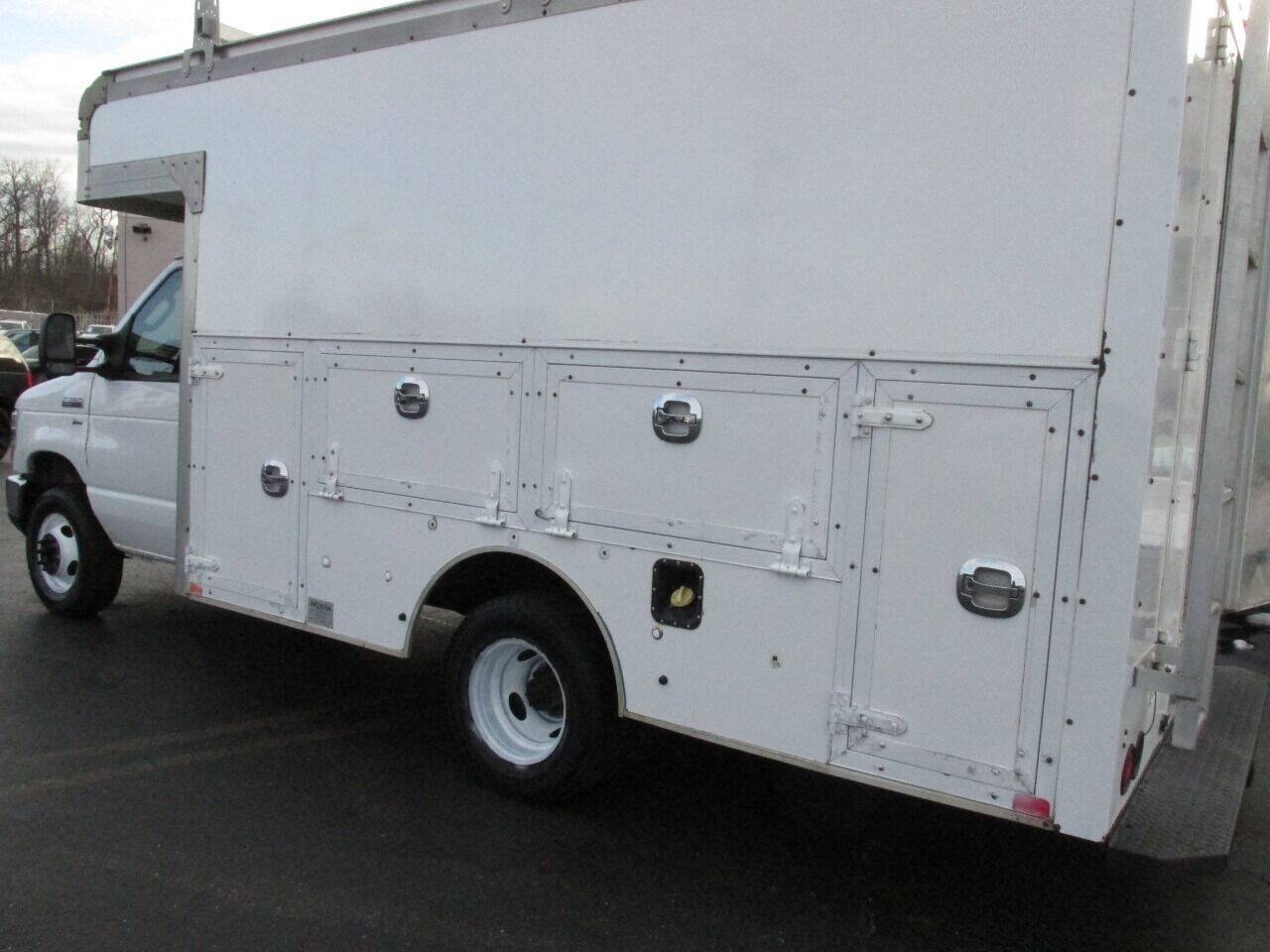 Used 2012 Ford E-350 and Econoline 350 Super Duty w/ PWR Locks & Windows Group RWD image 17
