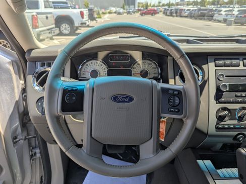 Used 2014 Ford Expedition XLT RWD image 15