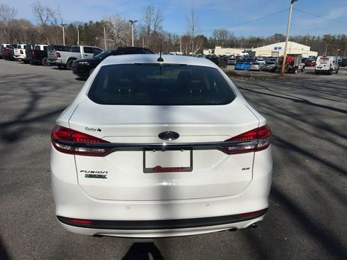 Used 2017 Ford Fusion Energi SE image 4