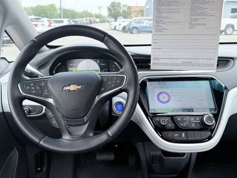 Used 2020 Chevrolet Bolt Premier w/ Infotainment Package FWD image 10