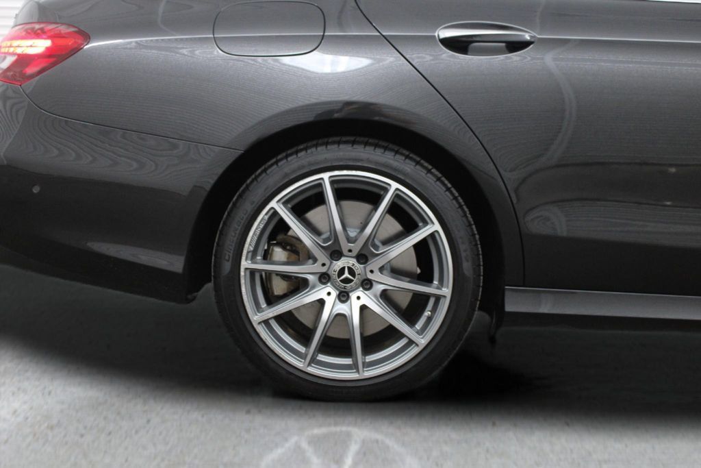 Used 2023 Mercedes-Benz E 450 4MATIC Sedan image 12