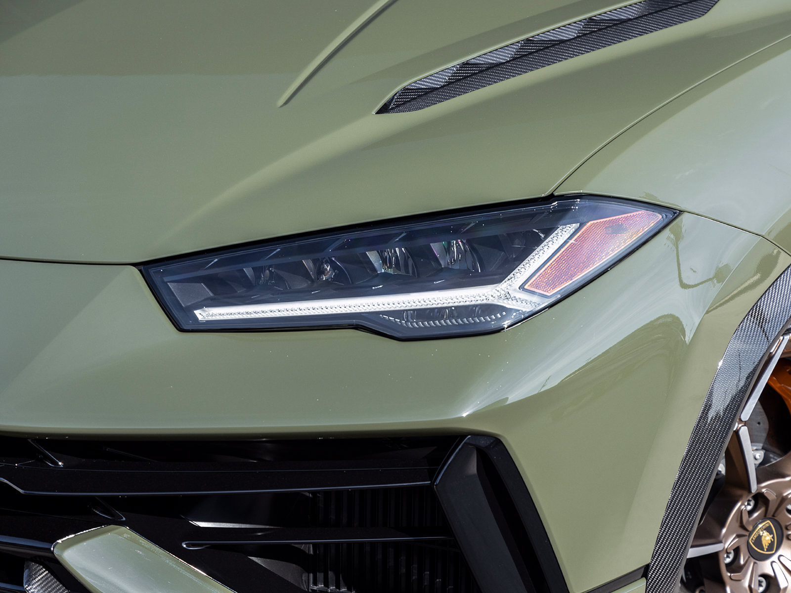 Used 2023 Lamborghini Urus Performante AWD/4WD image 19