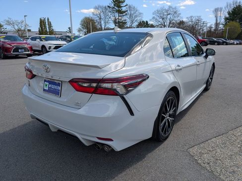 Used 2023 Toyota Camry SE w/ Cold Weather Package AWD/4WD image 6