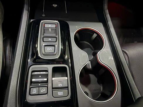 Used 2025 Honda Pilot Black Edition image 28