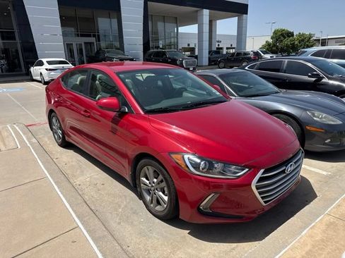 Used 2017 Hyundai Elantra SE w/ SE A/T Tech Package 03 FWD image 2
