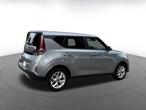Used 2025 Kia Soul LX w/ LX Technology Package FWD image 15