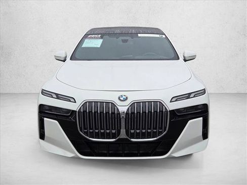 Certified 2023 BMW 760i xDrive image 2
