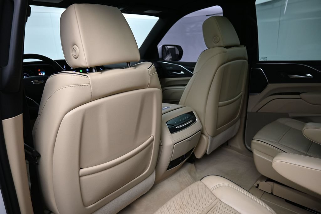 Used 2023 Cadillac Escalade ESV Premium Luxury AWD/4WD image 8