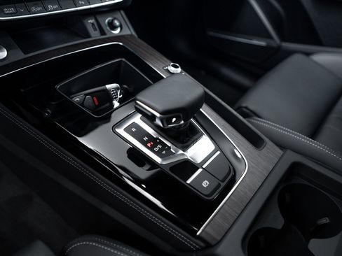 Certified 2025 Audi Q5 2.0T Premium Plus w/ Premium Plus Package image 11