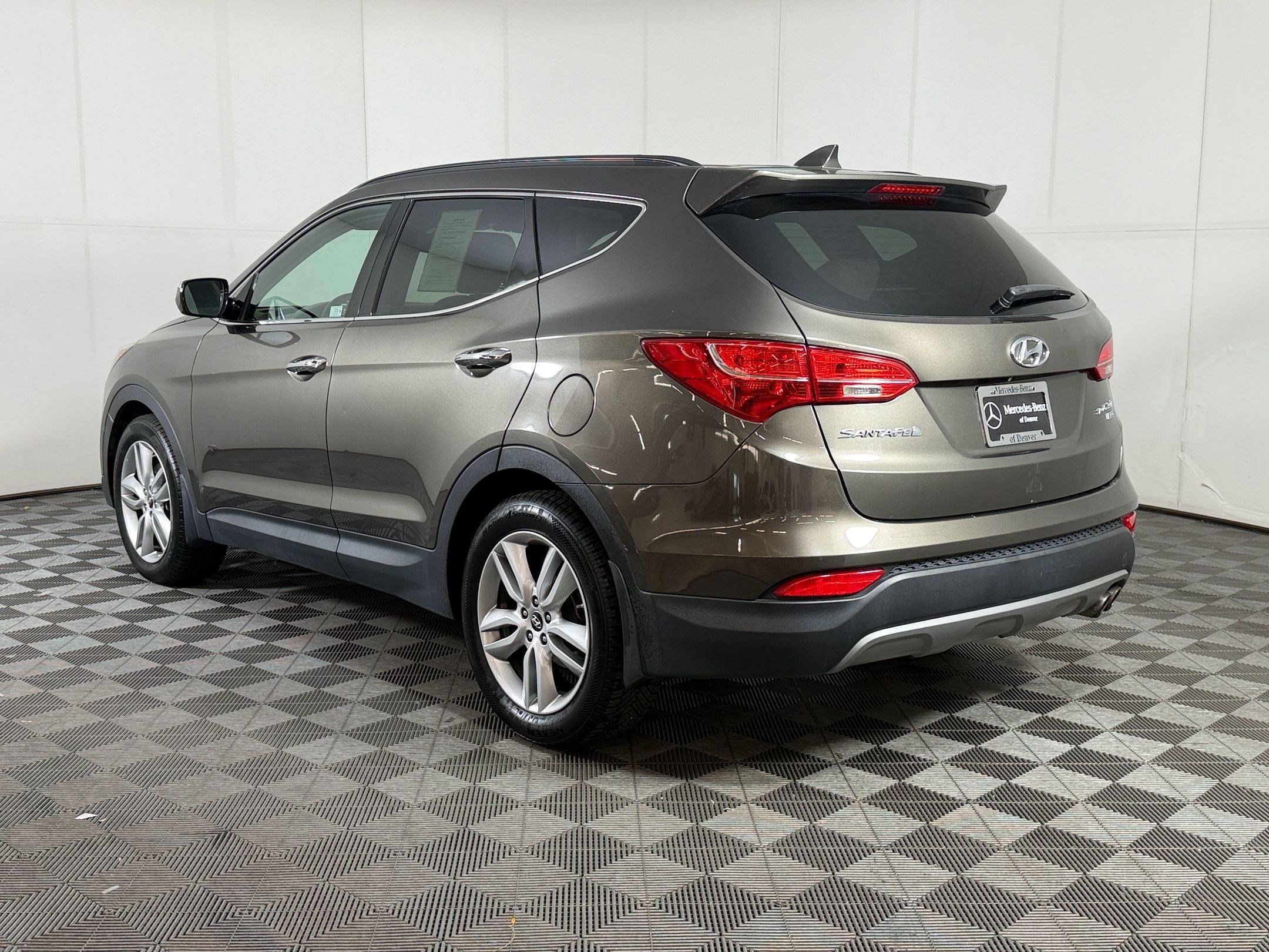 Used 2014 Hyundai Santa Fe Sport 2.0T w/ Navigation Package 06 AWD/4WD image 3