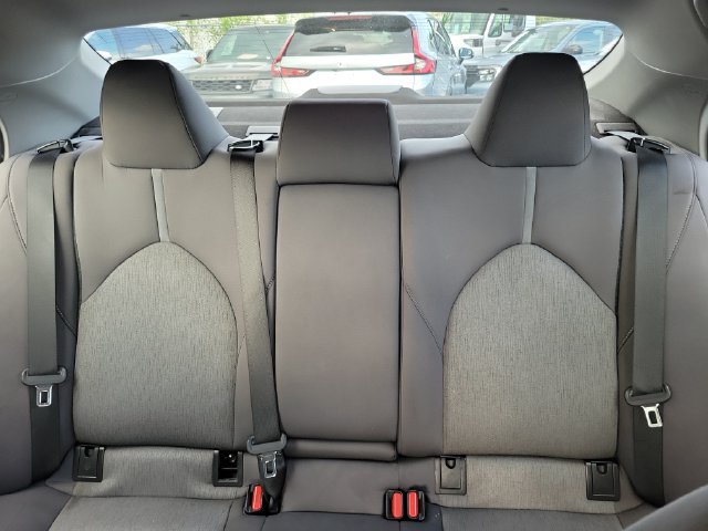 Used 2022 Toyota Camry LE FWD image 10