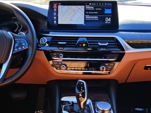 Used 2023 BMW 530i w/ Convenience Package image 16