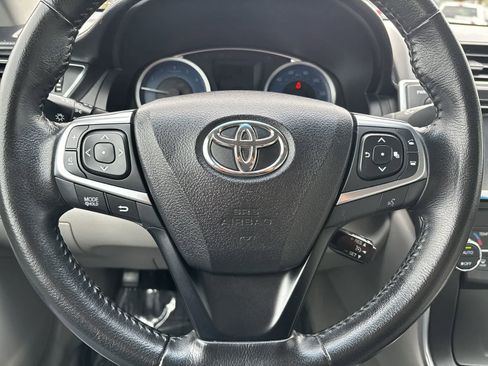 Used 2016 Toyota Camry XLE image 11