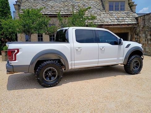 Used 2017 Ford F150 Raptor w/ Equipment Group 802A Luxury AWD/4WD image 17