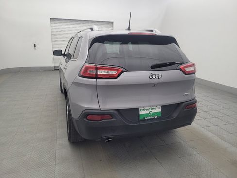Used 2018 Jeep Cherokee Latitude image 6