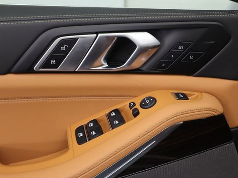 Used 2026 BMW X5 xDrive40i w/ Climate Comfort Package image 25