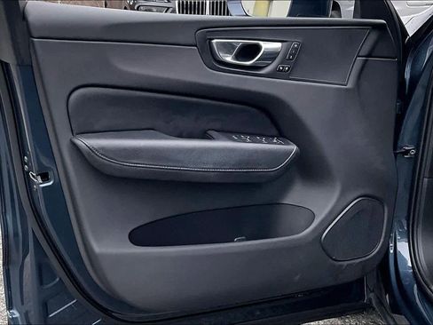 Used 2018 Volvo XC60 T6 Inscription w/ Convenience Package image 24