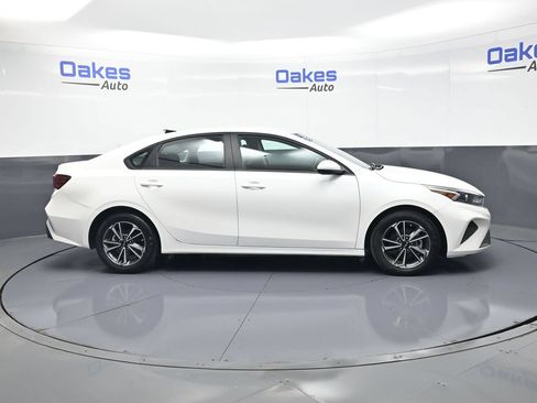 Certified 2024 Kia Forte LXS FWD image 8