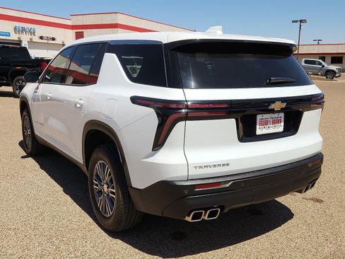 Used 2024 Chevrolet Traverse LS w/ LPO, Floor Liner Package FWD image 3