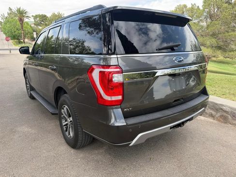Used 2021 Ford Expedition XLT RWD image 3