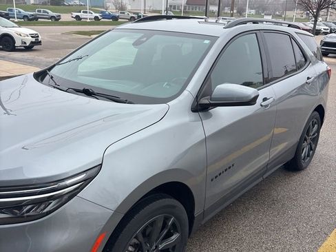 Used 2023 Chevrolet Equinox RS image 2
