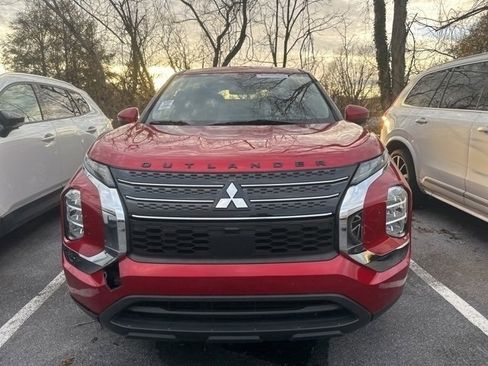 Used 2022 Mitsubishi Outlander ES image 4