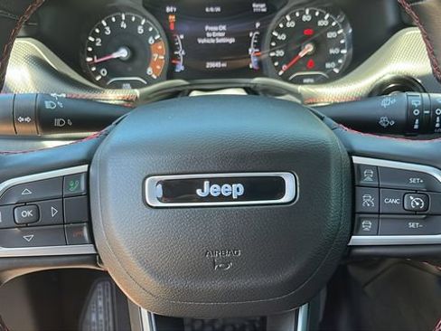 Used 2022 Jeep Compass Trailhawk w/ Trailhawk Convenience Group AWD/4WD image 11