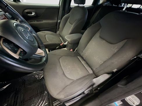 Used 2017 Jeep Renegade Latitude image 11