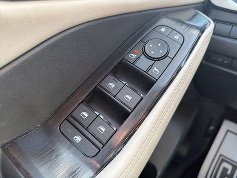 Used 2023 Nissan Rogue SV w/ SV Premium B Package FWD image 22