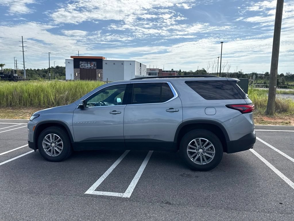 Used 2023 Chevrolet Traverse LT FWD image 5