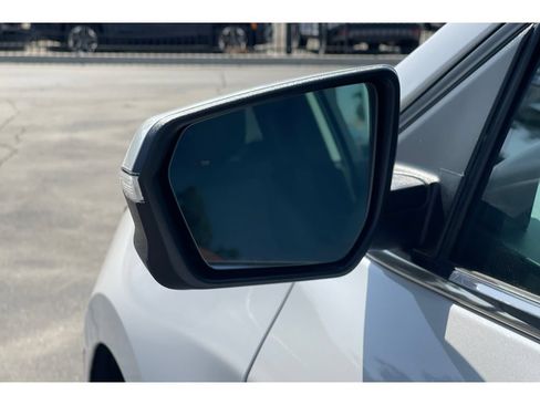 Used 2022 Chevrolet Equinox LT FWD image 50