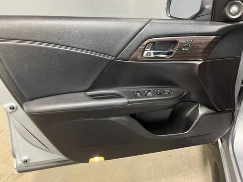 Used 2016 Honda Accord EX-L image 20