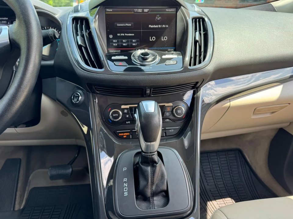 Used 2015 Ford Escape Titanium AWD/4WD image 29