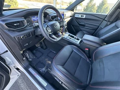 Used 2024 Ford Explorer ST-Line w/ Class IV Trailer Tow Package image 16