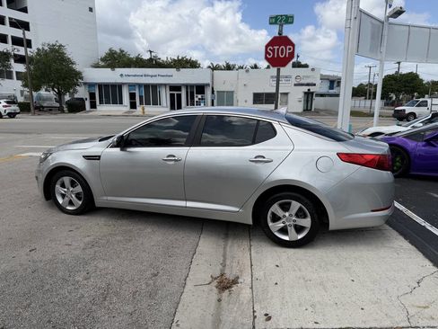 Used 2012 Kia Optima EX image 8