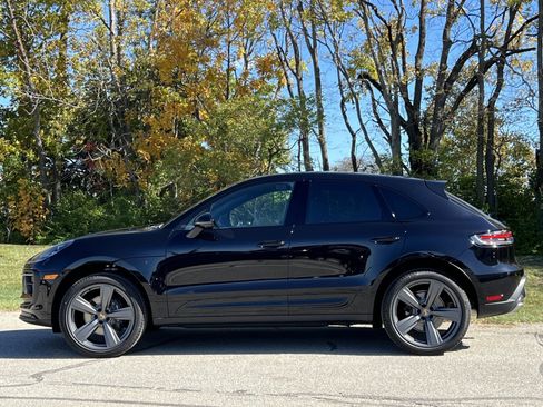 New 2026 Porsche Macan image 2