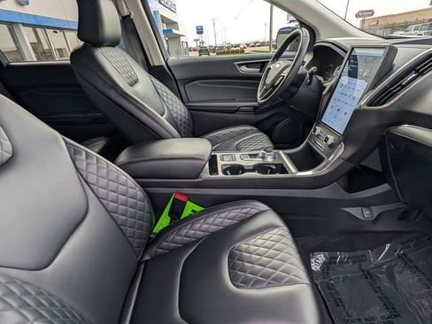 Used 2024 Ford Edge Titanium image 4