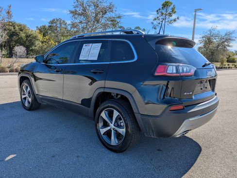 Used 2021 Jeep Cherokee Limited w/ Elite Package image 7