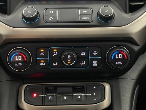 Used 2021 GMC Acadia Denali w/ Denali Technology Package FWD image 31