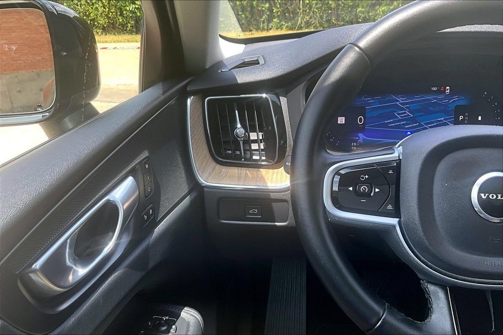 Certified 2026 Volvo XC60 B5 Plus AWD/4WD image 26