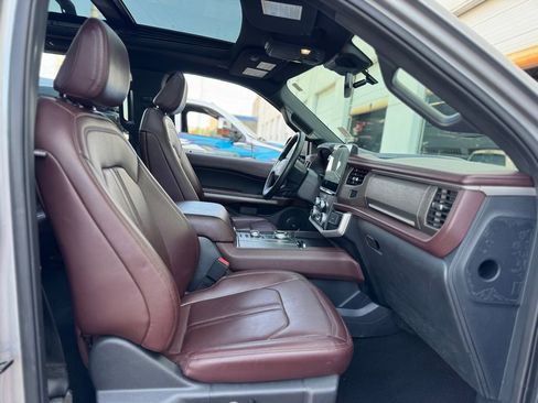 Used 2024 Ford Expedition Limited AWD/4WD image 28