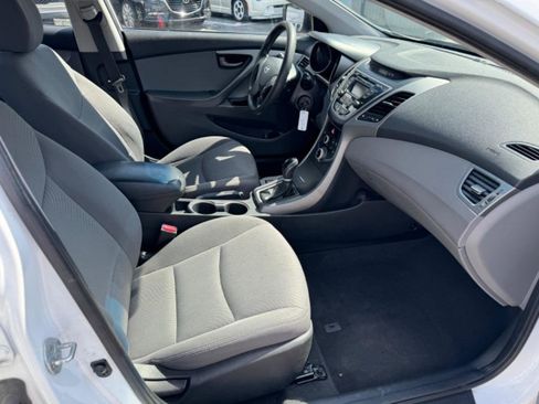 Used 2016 Hyundai Elantra SE image 14