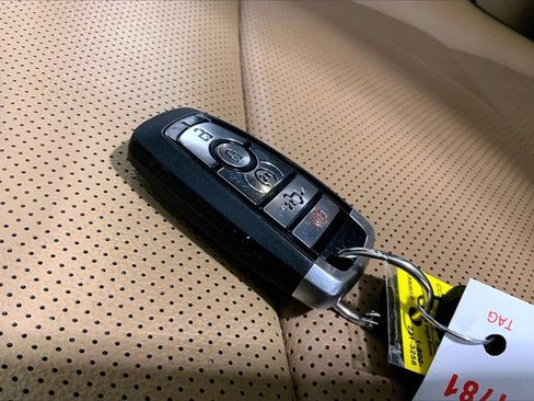 Used 2023 Ford F150 Lariat image 19