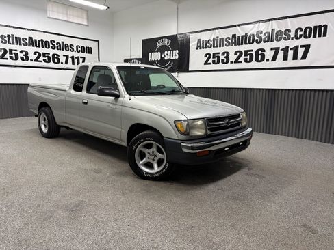 Used 2000 Toyota Tacoma 2WD Xtracab w/ SR5 Pkg image 1