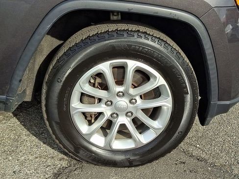 Used 2021 Jeep Grand Cherokee Laredo image 8