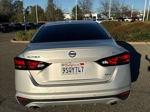 Used 2022 Nissan Altima 2.5 SV w/ SV Premium Package image 7