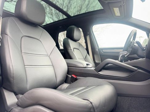 Used 2023 Porsche Cayenne S Platinum image 20