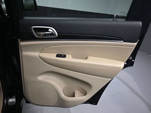 Used 2019 Jeep Grand Cherokee Limited AWD/4WD image 36